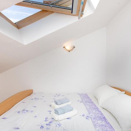 2 Bedroom Beautiful Apartment In Rasopasno Exteriér fotografie